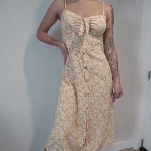 A.U.W Maxi dress Size M in Yellow w / Floral Pattern